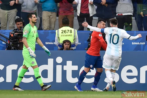 Messi ve Medel fena kapıştı! Kırmızı kartlar havada uçuştu - 2