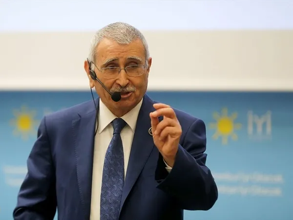 dolar-ucacak-diyerek-vatandasi-aldatip-piyasa-spekulatorlugune-soyunan-sosyal-medya-profesorlerine-hapis-yolu-gorundu-1640362662644.jpg "Dolar uçacak" diyerek vatandaşı aldatıp piyasa spekülatörlüğüne soyunan sosyal medya profesörlerine hapis yolu göründü-9