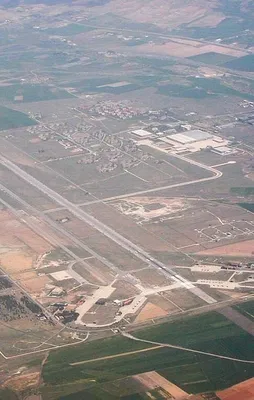 4'üncü Ana Jet Üssü'nde esrarengiz çanta