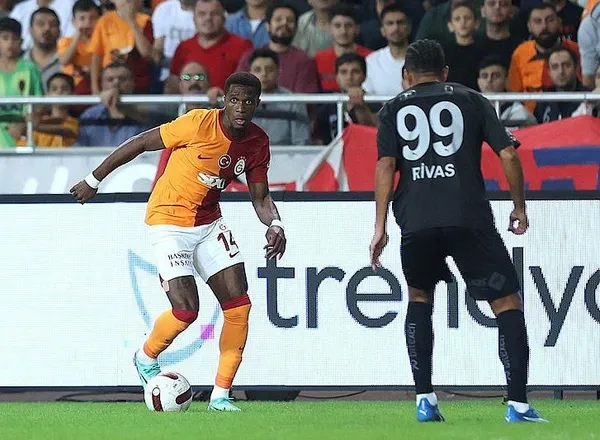 kronik-sakat-denilen-wilfried-zahaya-al-hilal-talip-cikti-arabistanli-takim-galatasaraya-teklif-yapmayi-planli-1700260027499.jpeg Kronik sakat denilen Wilfried Zaha'ya Al Hilal talip çıktı! Galatasaray'a teklif yapmayı planlıyorlar-4
