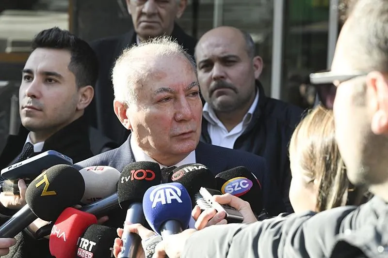 TÜRK-İŞ Başkanlar Kurulu, Asgari Ücret Tespit Komisyonu'nun 3'üncü toplantısı öncesi bir araya geldi. TÜRK-İŞ Genel Başkan Yardımcısı Ramazan Ağar, Konfederasyon binasındaki toplantı sonrası açıklamalarda bulundu. (AA)