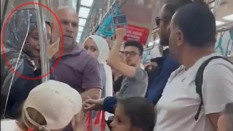 Marmaray’daki kavga (Ekran görüntüsü)