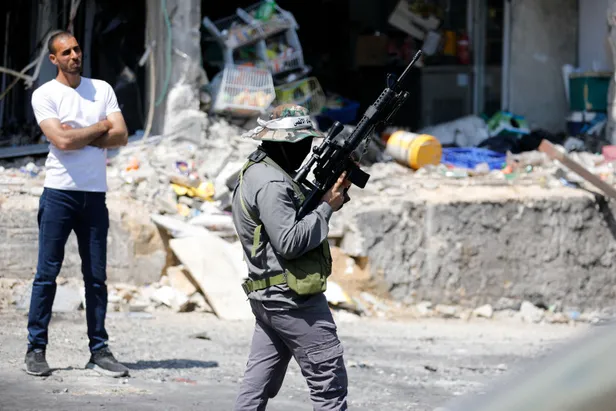 bati-seriada-israil-baskini-2-filistinli-yaralandi-15-kisi-gozaltina-alindi-1694687783683.jpg Batı Şeria’da İsrail baskını: 2 Filistinli yaralandı 15 kişi gözaltına alındı-2