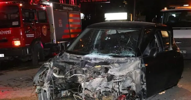 İzmir’de refüje çarpan otomobil taklalar attı: 1 ölü