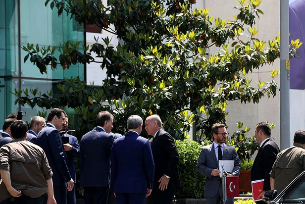 Son dakika: Başkan Erdoğan AK Parti İstanbul İl Başkanlığı'nda-3