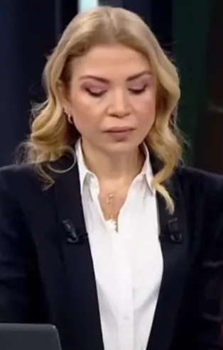 Dövizin çakılması birilerini mutsuz etti! Dolar düştü Habertürk'ün ekonomi müdürü Ebru Baki'nin yüzü de düştü