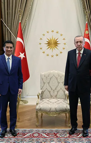 Başkan Erdoğan Külliye'de Malezyalı Bakan Azmin Ali'yi kabul etti