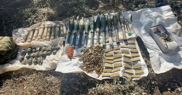 Pençe Kilit bölgesinde çok sayıda silah ve mühimmat ele geçirildi