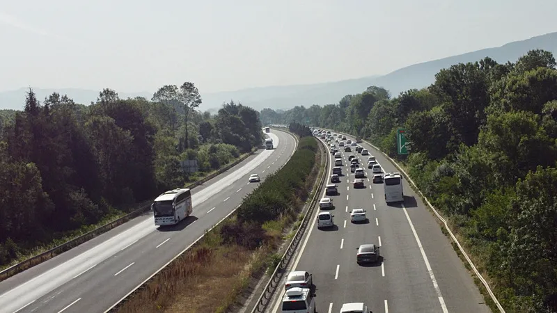 Akın akın gidiyorlar! Kurban Bayramı trafiği böyle görüntülendi | HARİTALI YOL DURUMU - 32