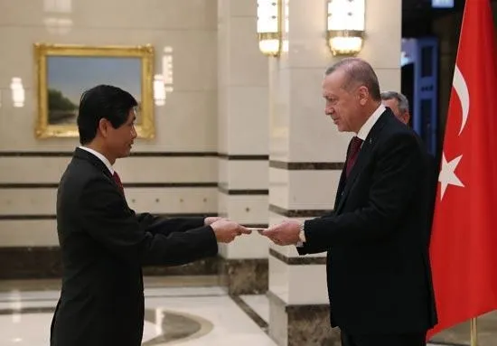 Cumhurbaşkanı Erdoğan Ekvator Ginesi Büyükelçisi Moises Mba Nchama'yı kabul etti-3