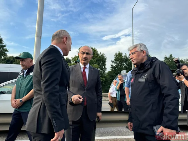 Bursa'da sağanak hayatı felç etti! Ev, iş yeri, AVM otoparkı ve metroları su bastı... Taşan Nilüfer Çayı'ndan ceset çıktı - 10