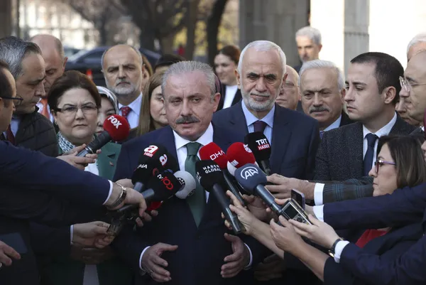 son-dakika-chp-lideri-kilicdaroglunun-skandal-gazi-meclis-aciklamasi-tbmm-baskani-sentop-buyuk-bir-saygisizlik-1670319538731.jpg Son dakika: CHP lideri Kılıçdaroğlu'nun skandal "Gazi Meclis" açıklaması! TBMM Başkanı Şentop: Büyük bir saygısızlık-2