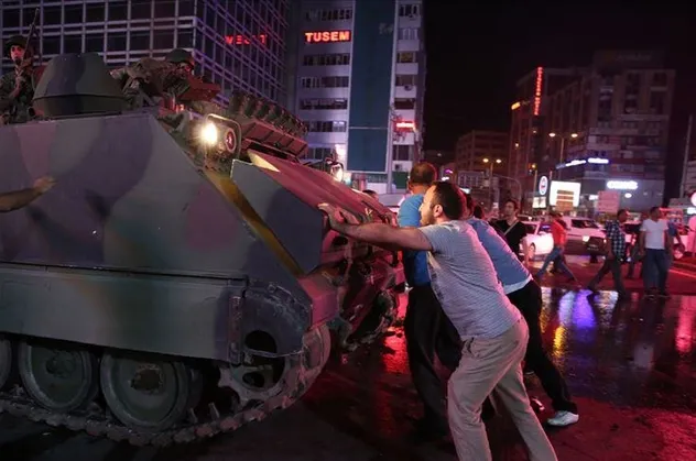 FETÖ'cü hainlerin ekonomiye verdiği zarar hesaplandı: İhanetin faturası 1.3 trilyon TL