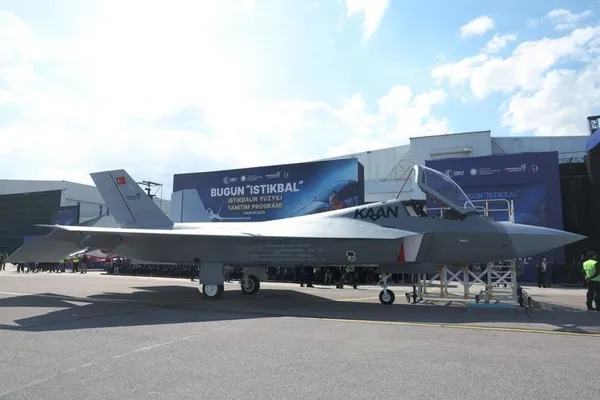 milli-muharip-ucak-kaanin-pilotu-konustu-hedefimiz-yeni-nesil-ucagimizin-2023-sonunda-veya-2024-basinda-ucmasi-1682961438553.jpeg Milli Muharip Uçak Kaan'ın pilotu konuştu: "Hedefimiz yeni nesil uçağımızın 2023 sonunda veya 2024 başında uçmasını sağlamak"-4