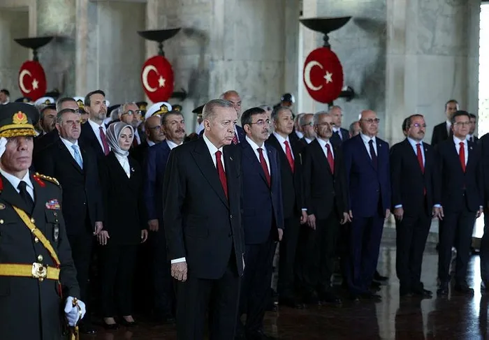 Başkan Erdoğan'dan "Cumhuriyetin 100’üncü yıl dönümü" mesajı: Cumhuriyetimizi daha da güçlendirerek yeni asrına hazırlamanın gayreti içindeyiz-4