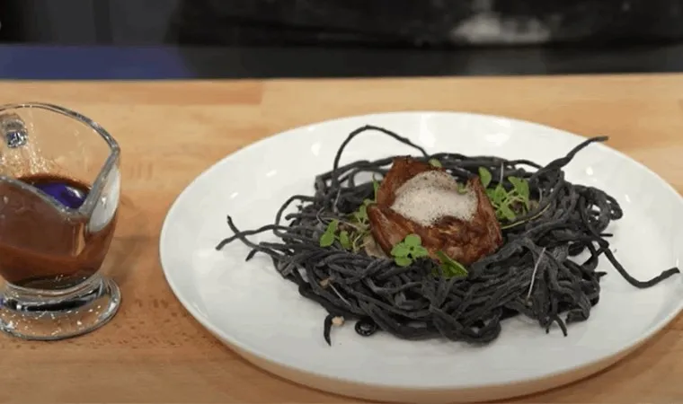 veda-gecesi-masterchef-turkiyede-27-ekim-2024te-kim-elendi-1730060965049.jpg Duygusal veda: Masterchef Türkiye’de 27 Ekim 2024'te kim elendi? O isim şaşırttı-4