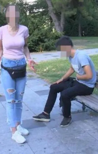 Şişli'de şoke eden olay! Erkek arkadaşını iki yerinden bıçaklayıp yanında bekledi