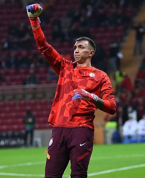 galatasaray-gozunu-rekora-dikti-hedef-avrupanin-en-iyi-grup-performansi-1637965529947.jpeg Galatasaray gözünü rekora dikti! Hedef Avrupa'nın en iyi grup performansı-5