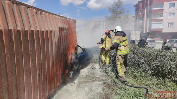 Bursa'da feci kaza: TIR'ın üzerine devrildiği otomobil yandı! Ölü ve yaralılar var... - 22