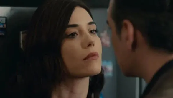 Sadakatsiz 17.son bölümde Asya ve Derin karşı karşıya geldi izleyicinin içinin yağları eridi! Kaybettiğin savaş yok Asya-10