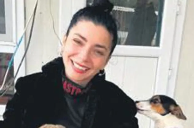 Merve Boluğur'un etrafı sarıldı