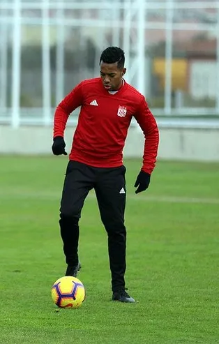 Robinho resmen Başakşehir’de
