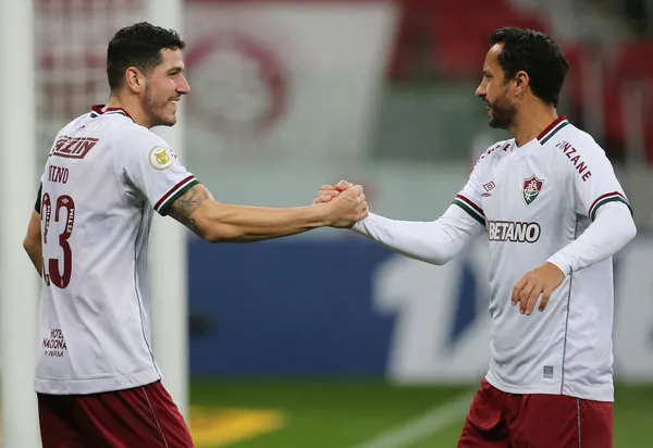 fenerbahcede-stoper-operasyonu-suruyor-henrique-tamam-nino-yolda-1658742394537.jpg Fenerbahçe'de stoper operasyonu sürüyor! Henrique tamam, Nino yolda-7