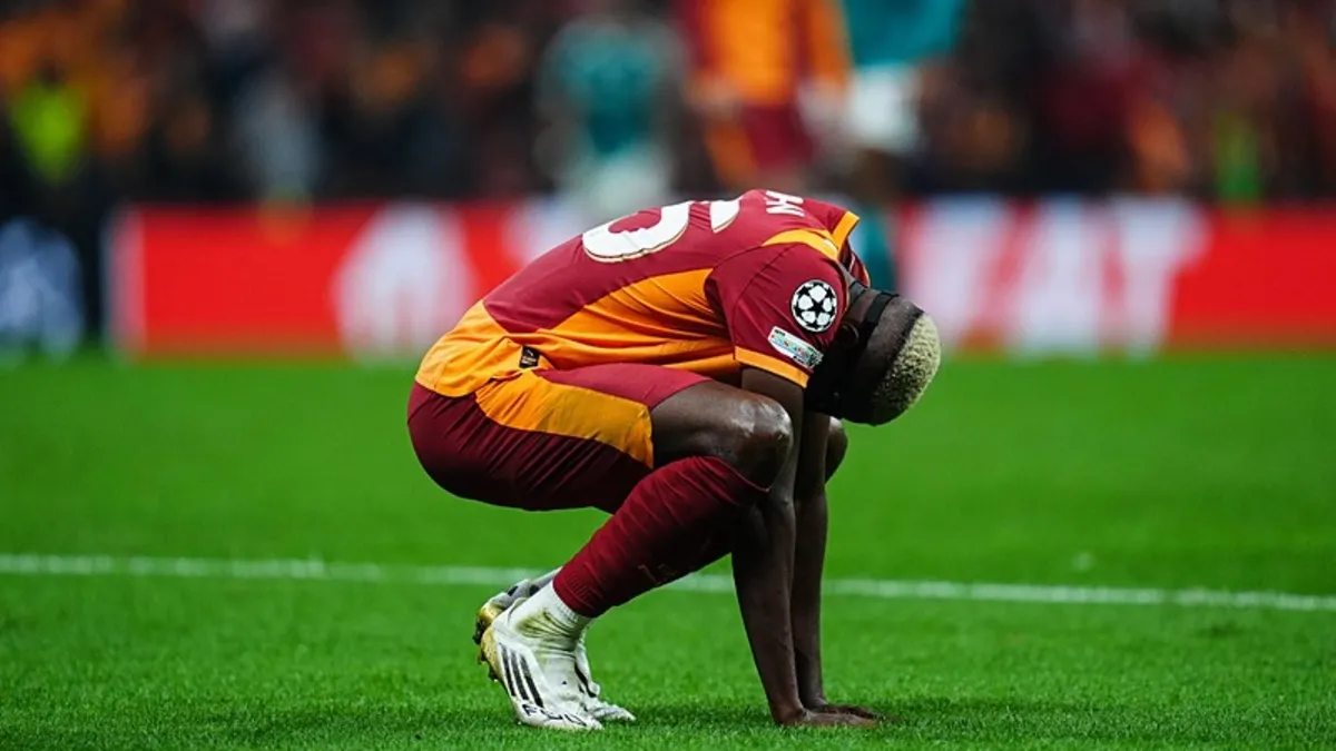 Osimhen'den baba burukluğu