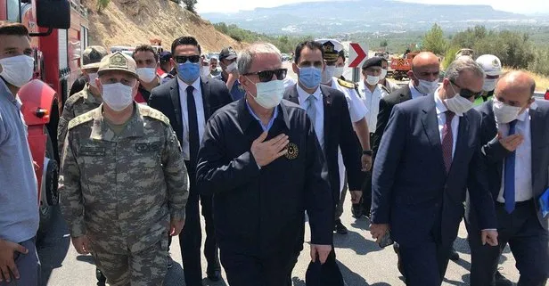 Son dakika: Milli Savunma Bakanı Hulusi Akar, askerleri taşıyan otobüsün kaza yaptığı bölgede incelemede bulundu