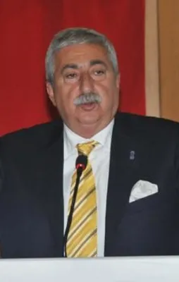 Belediye esnafın işini yapıyor