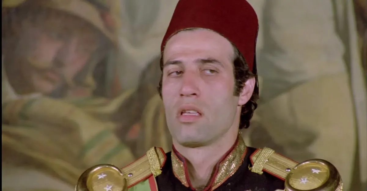 Kemal Sunal In Tosun Pasa Filmindeki Gercek Tosun Pasa Bakin Kimmis Iste En Iyi Kemal Sunal Filmlerindeki Hatalar Galeri Takvim