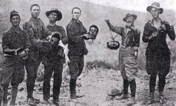 fransa-cumhurbaskani-emmanuel-macrondan-hadsiz-aciklama-cezayir-uzerinden-skandal-sozlerle-turkiyeyi-hedef-aldi-1633211550071.jpeg Fransa Cumhurbaşkanı Emmanuel Macron'dan hadsiz açıklama! Cezayir üzerinden skandal sözlerle Türkiye'yi hedef aldı-8