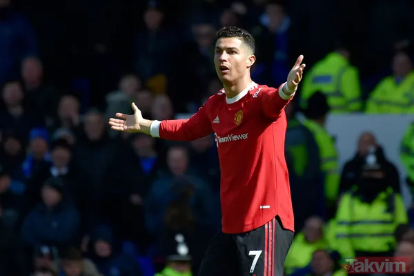 Cristiano Ronaldo'dan olay hareket! Çileden çıktı taraftarın telefonunu parçaladı - 6