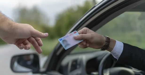 Son dakika: Ehliyet alacaklar dikkat! Yaş sınırı değişti!