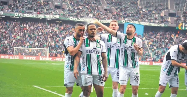 Marmara derbisinde Kocaelispor’u deviren Sakarya ligi 3. bitirdi