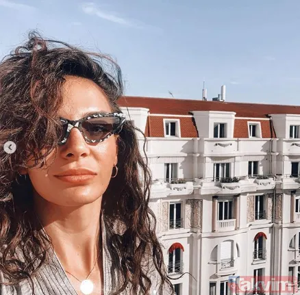 Hercai'nin Reyyan'ı Ebru Şahin aşık olduğu 50 yaşındaki oyuncuyu açıkladı: Günün birinde mutlaka yanına gideceğim - 1