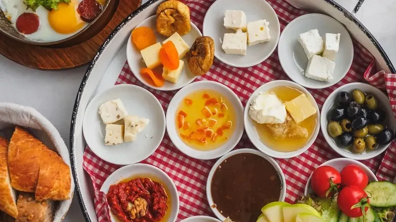 psikiyatristten-kritik-uyari-kahvaltida-bu-hatalari-yapmayin-1732564778405.jpeg Kahvaltıda bu hataları yapmayın: Psikiyatristten kritik uyarı-5