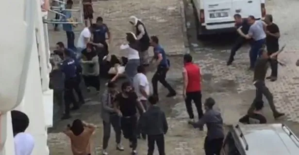 Arnavutköy’de karı koca tartışmasına aileler de dahil oldu! Tekme yumruk ve sopaların havada uçuştuğu kavgaya polis müdahale etti