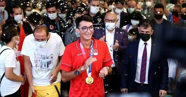 Okçulukta ülkemize olimpiyat şampiyonluğu kazandıran Mete Gazoz dün İstanbul’a geldi