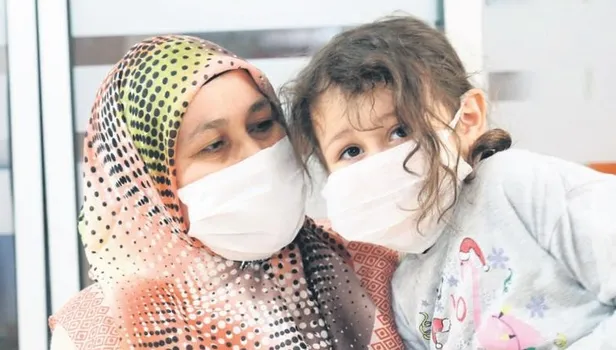 Kovid-19'a yakalanan 3 yaşındaki Defne Özçelik hızla iyileşiyor-5
