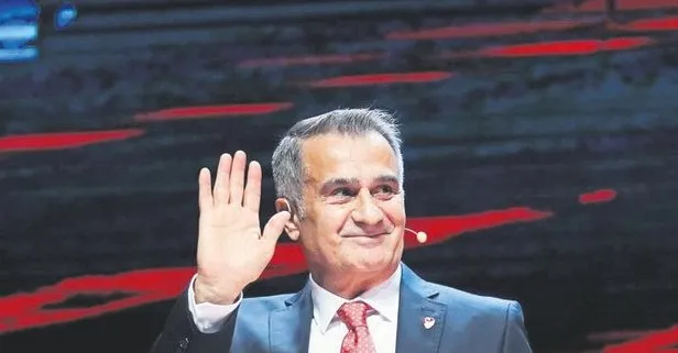 A Milli Takım Teknik Direktörü Şenol Güneş: 2022 final olacak