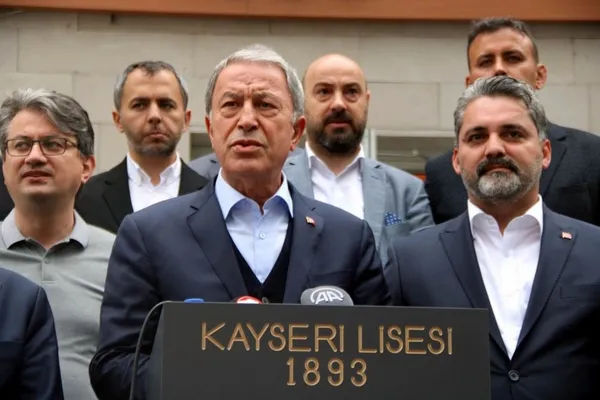 milli-savunma-bakani-hulusi-akar-oyunu-kullandi-1685276752064.jpg Milli Savunma Bakanı Hulusi Akar oyunu kullandı-3
