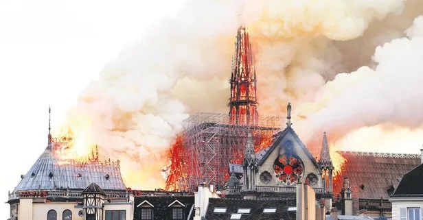 Paris’in sembollerinden dünyaca ünlü Notre Dame Katedrali, çıkan yangında küle döndü