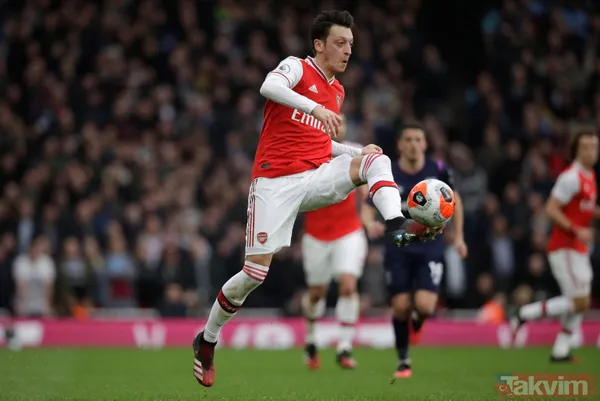 Kanarya'nın Mesut Transferini Resmen Açıklaması Beklenirken, 32 Yaşındaki Futbolcuyla Yapılacak Sözleşmenin Detayları Ortaya Çıktı.