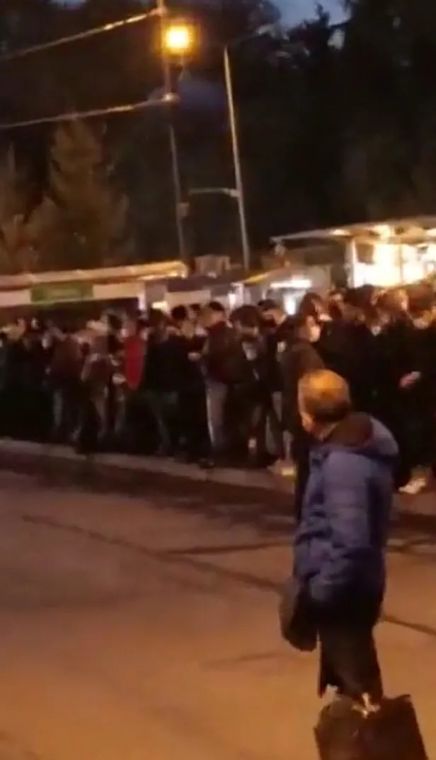 İstanbullu işten çıkıp evine gidemiyor! CHP'li Ekrem İmamoğlu yönetimindeki İBB, vatandaşı usandırdı: Bu kez tramvaylar-4