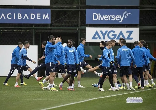 TAKVİM Gazetesi Galatasaray Fenerbahçe derbisinin kaderini belirleyecek şifreleri analiz etti-8