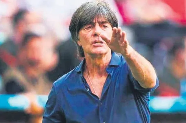 Löw'le görüşen Ali Koç'tan tecrübeli çalıştırıcıya çarpıcı mesaj! "30 milyon Fenerli seni bekliyor hocam"