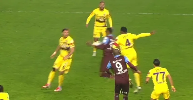 Trabzonspor Eyüpspor karşısında penaltı bekledi! İşte Simon Banza'ya yapılan hamle