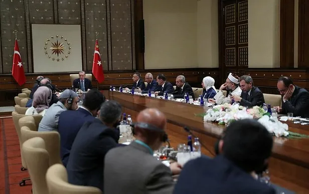 baskan-erdogan-abd-ve-kanadada-bulunan-musluman-kanaat-onderlerini-kabul-etti-1653511508667.jpeg