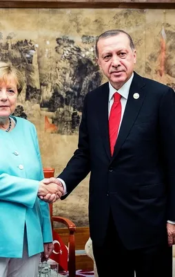 Merkel'den Erdoğan'a Almanya daveti